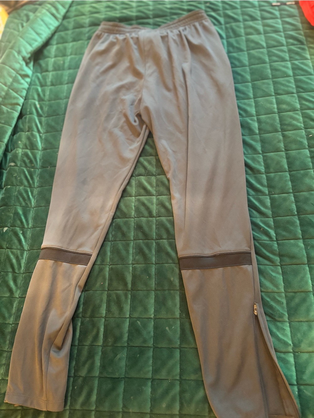 Nike Dri fit woman’s grey performance jogger pants xs